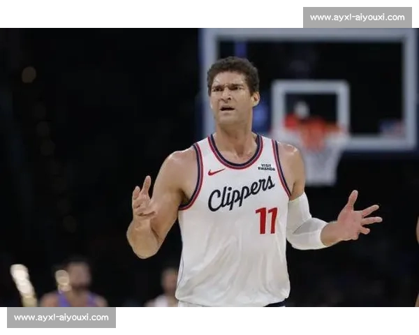 大洛佩斯意外转投快船！2 年 1800 万截胡湖人，洛城德比再添变数